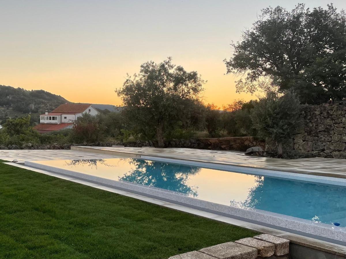 Casas Da Villa - Monsanto - Oliveira E Videira Relva  ภายนอก รูปภาพ